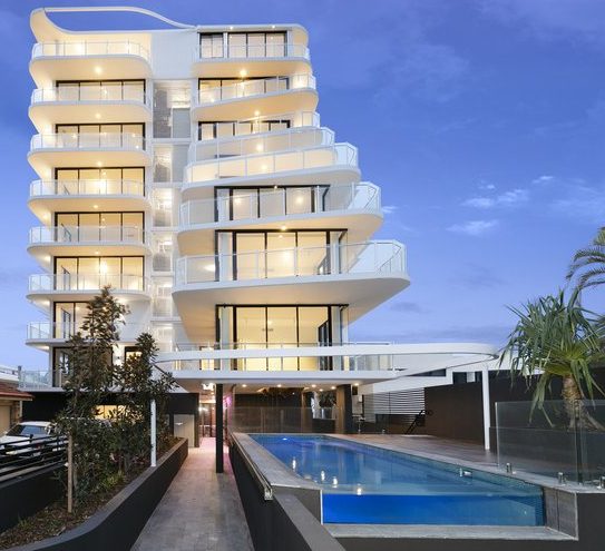 ONEPalmBeachpoolandentry-e1731038481952